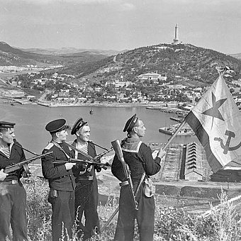 В августе сорок пятого